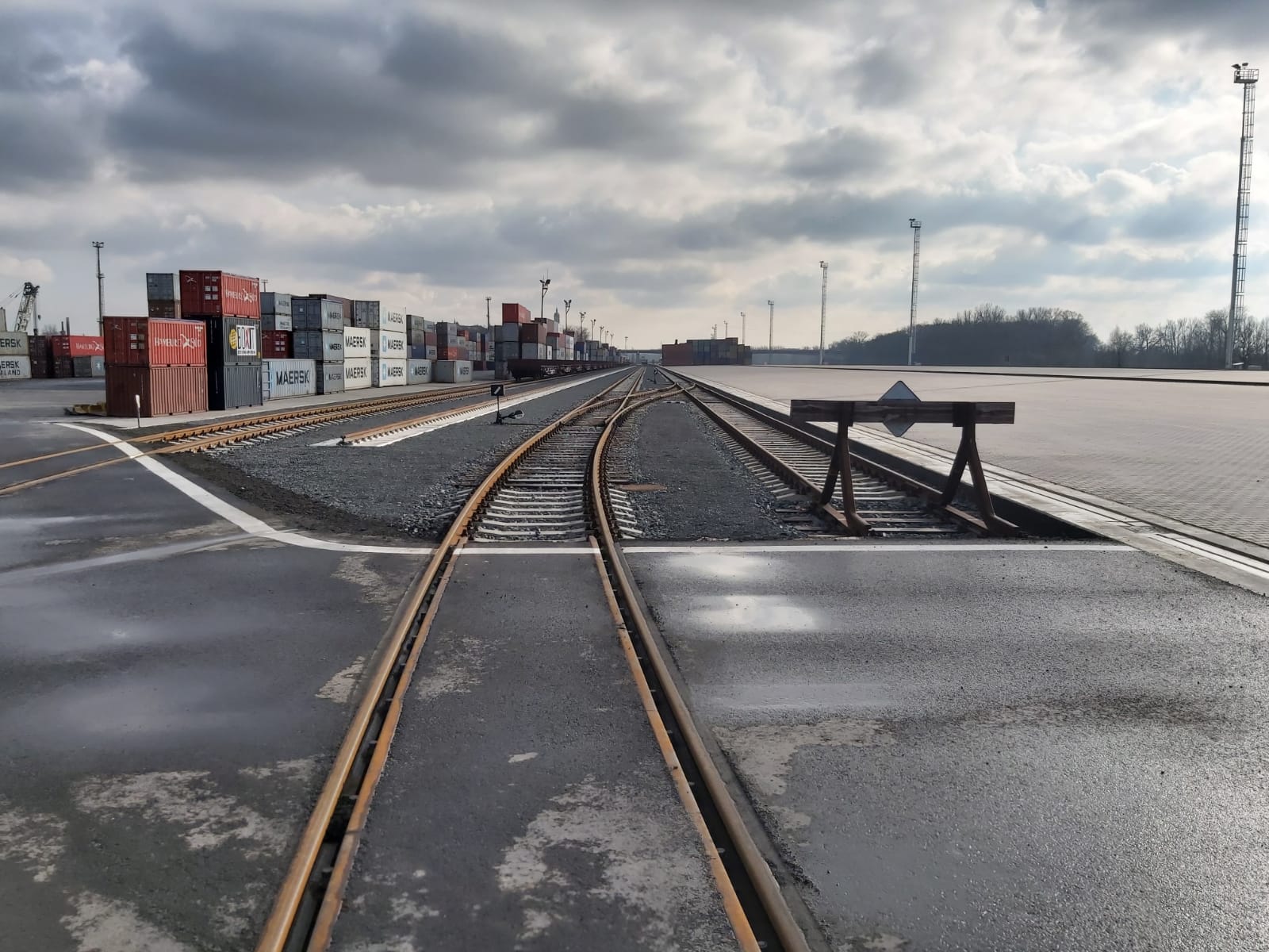 Mělník – ekologizace kontejnerového terminálu - Budowa dróg i mostów