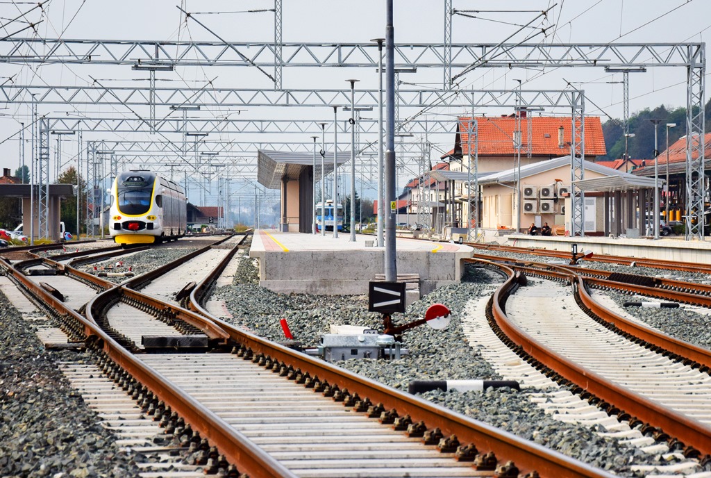 Modernizacija i elektrifikacija željezničke pruge na dionici Zaprešić - Zabok (željeznička pruga R201 Zaprešić-Čakovec) - Budownictwo kolejowe