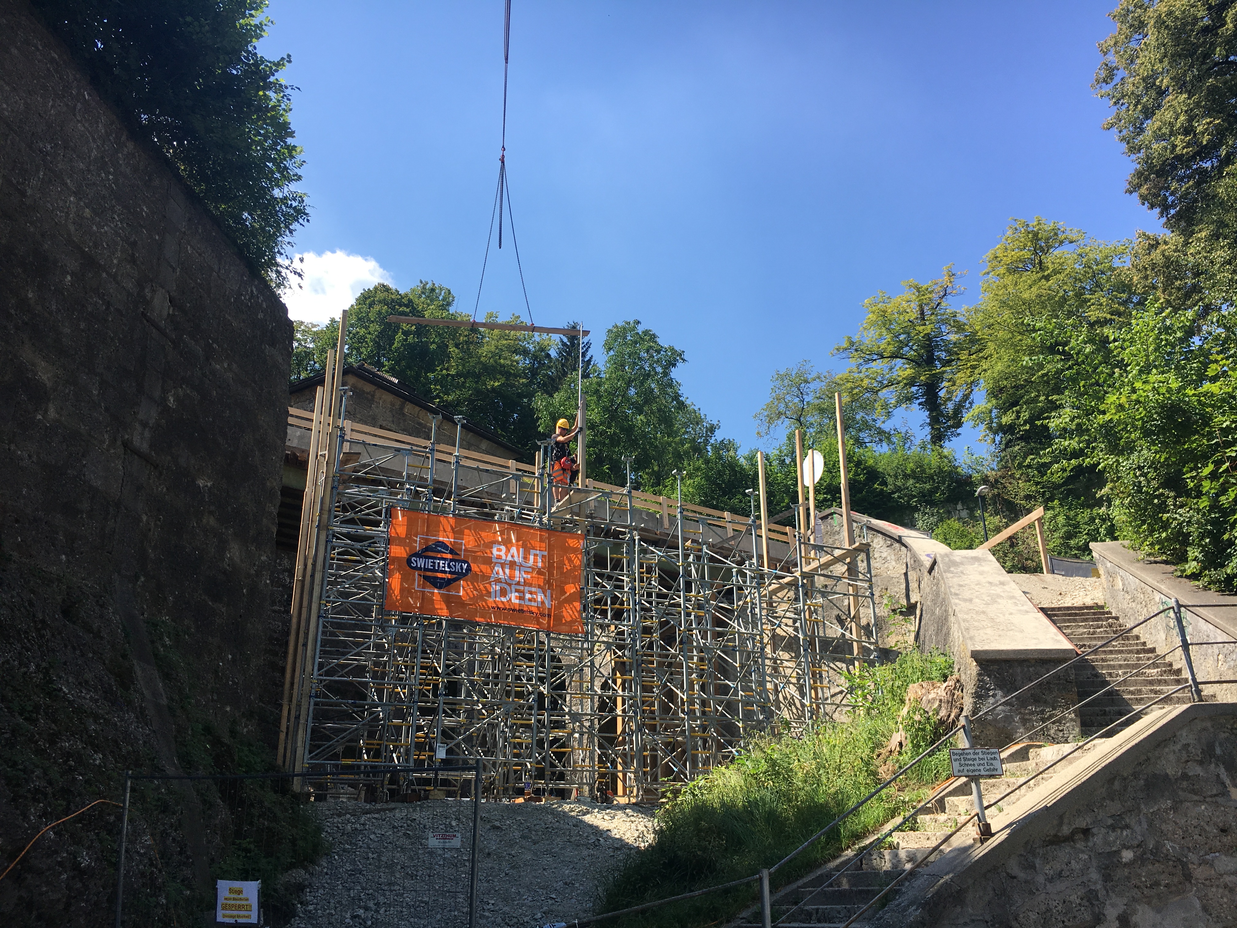 Neuba Brücke Monikapforte am Mönchsberg, Salzburg - Budowa dróg i mostów