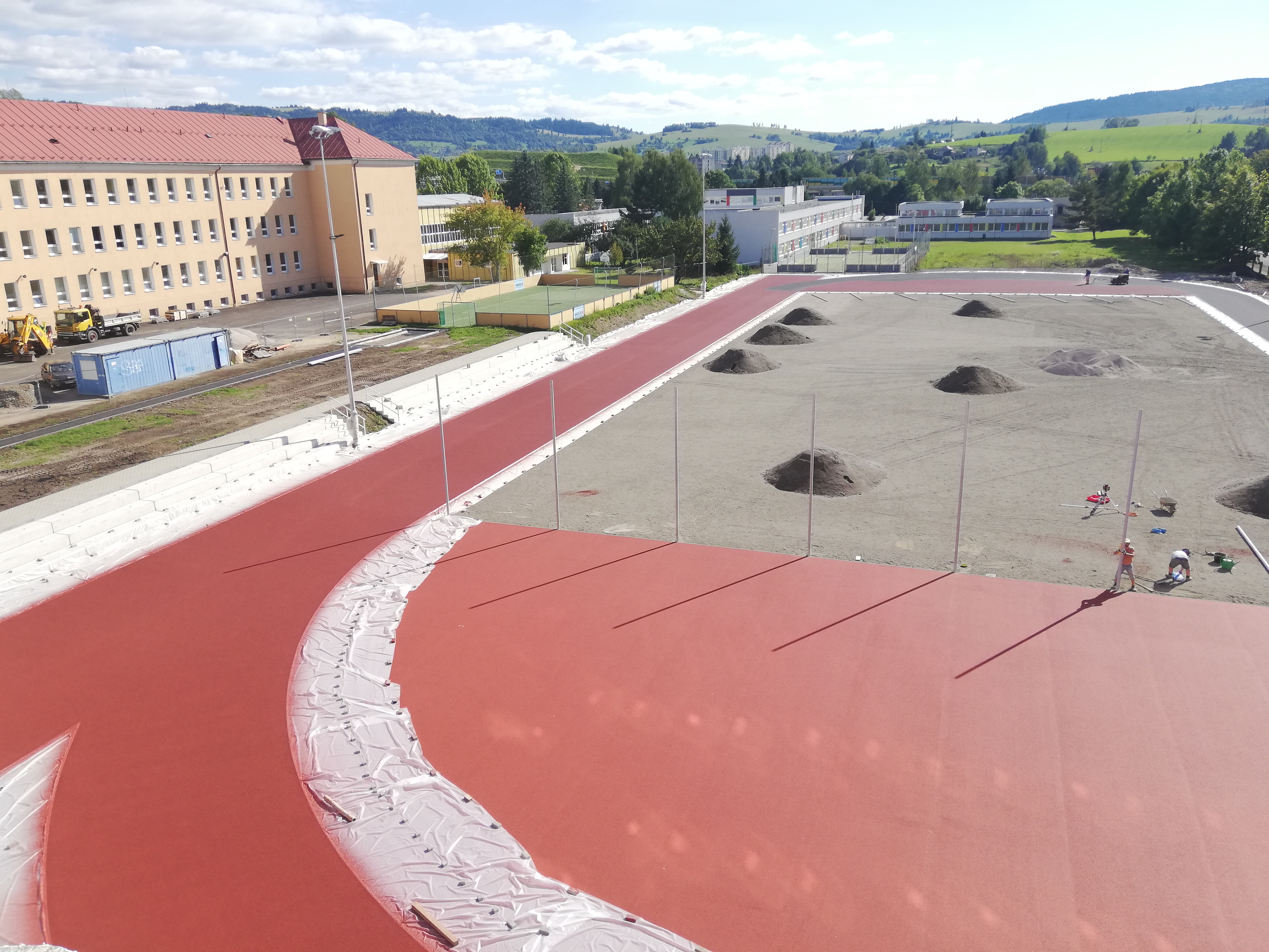 Športový areál s atletickou dráhou ul. Pionierska - Budownictwo lądowe naziemne