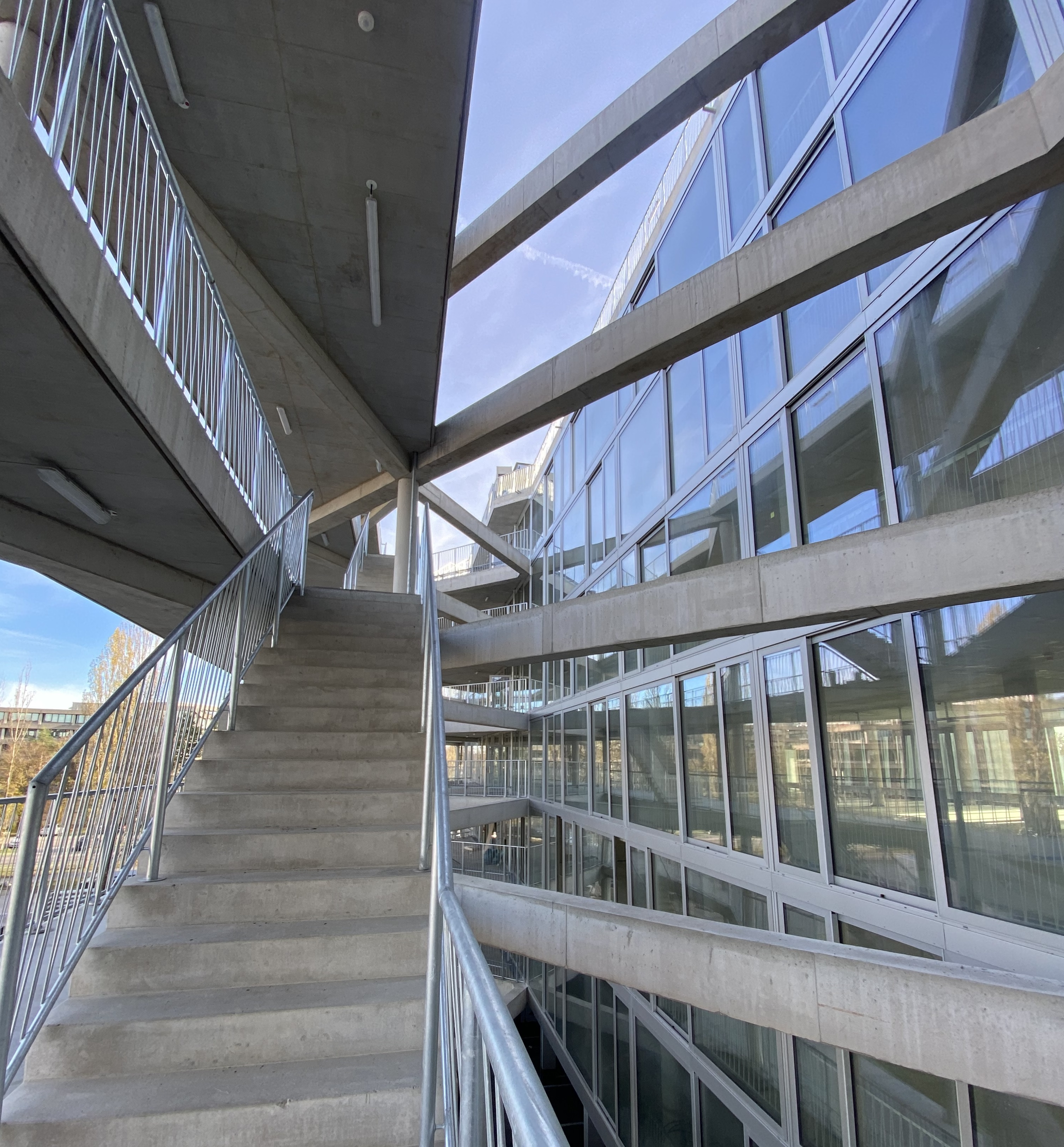 Hammerschmidt - Bürogebäude mit Dachterrasse und offenem Parkdeck - Budownictwo lądowe naziemne