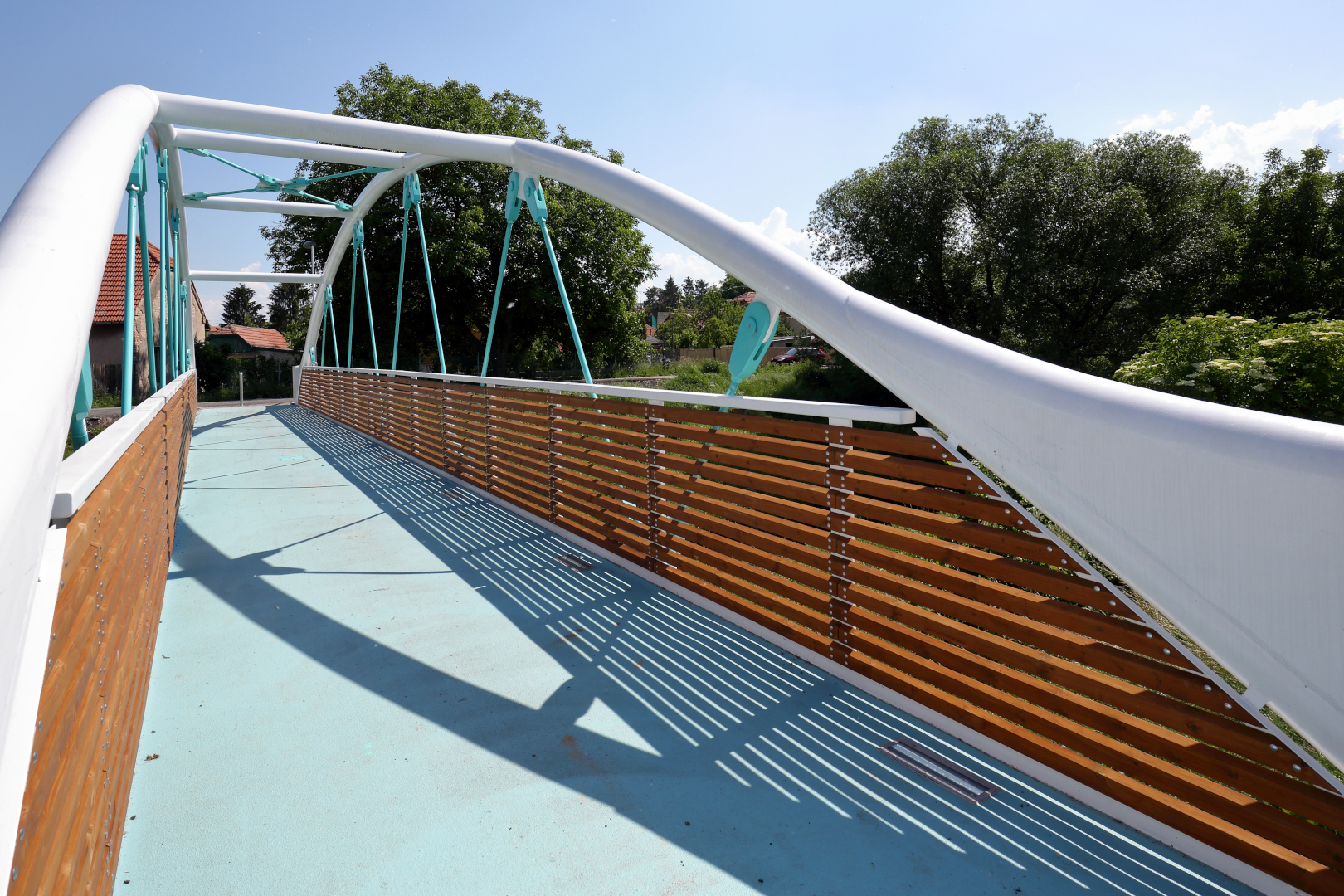Radim – stavba lávky pro pěší a cyklisty přes řeku Výrovku - Budowa dróg i mostów