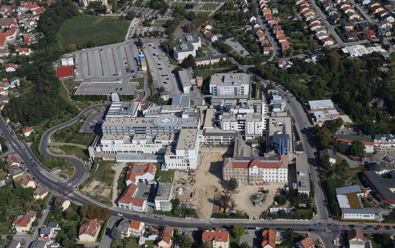 Klinikgebäude, Mistelbach - Budownictwo lądowe naziemne