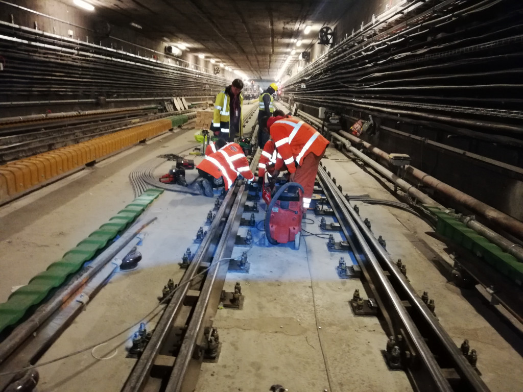 Budapesti M3 metróvonal rekonstrukciója - Budownictwo kolejowe