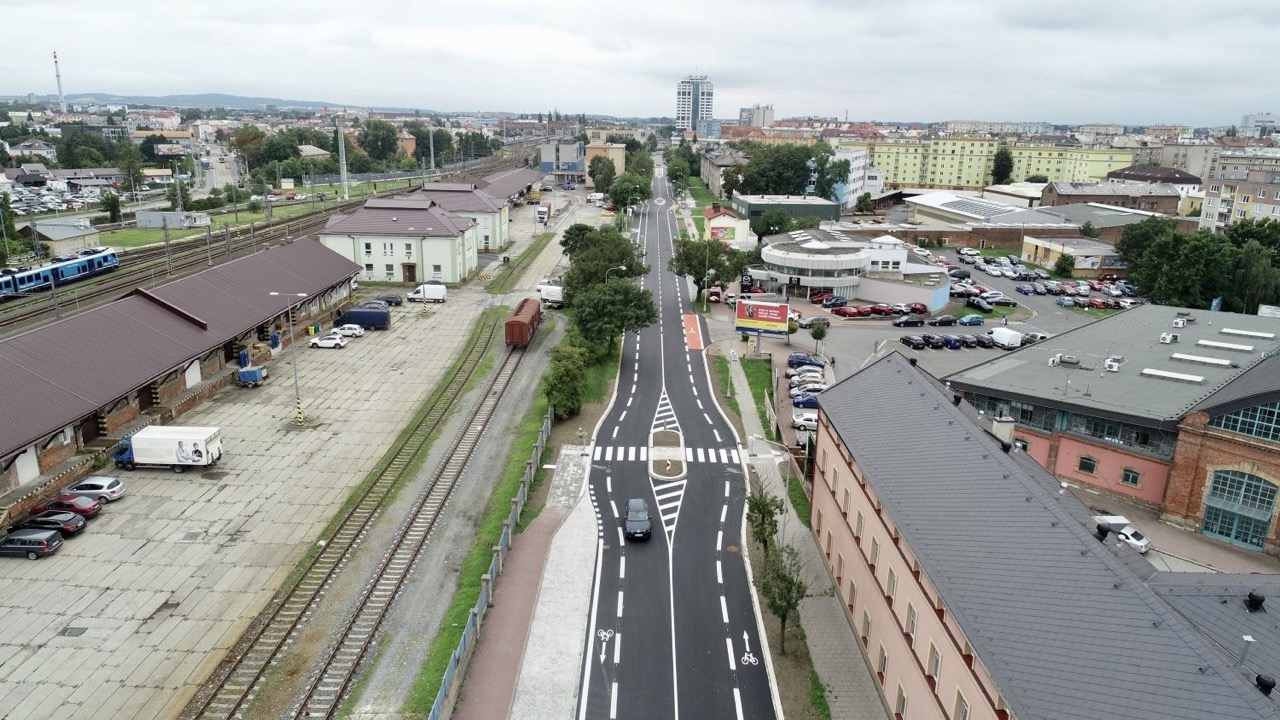 Olomouc – nová část Jantarové cyklostezky a rekonstrukce ul. Jeremenkova - Budowa dróg i mostów