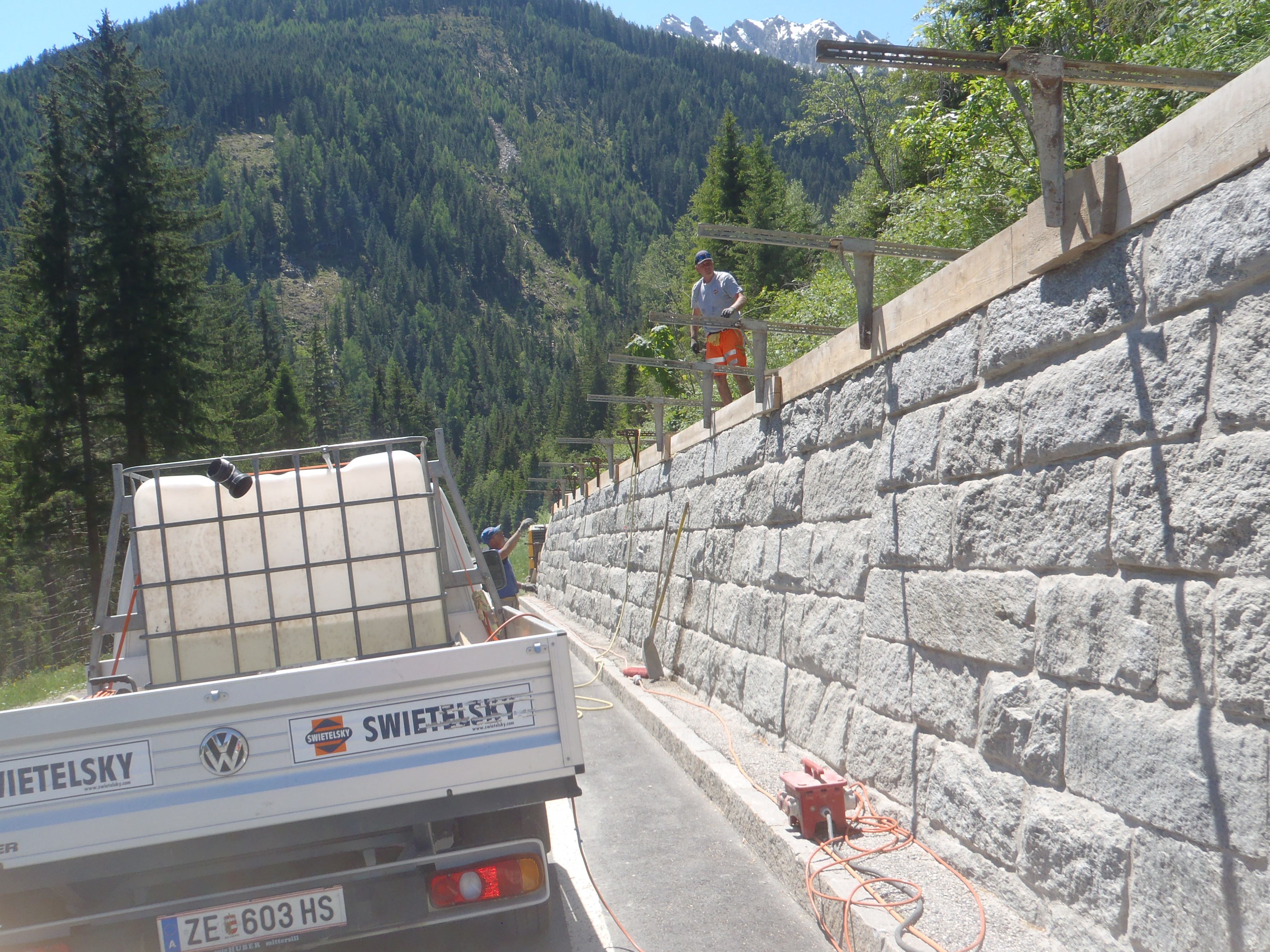 Mauersanierung an der Gerlos Alpenstraße in Krimml - Budowa dróg i mostów