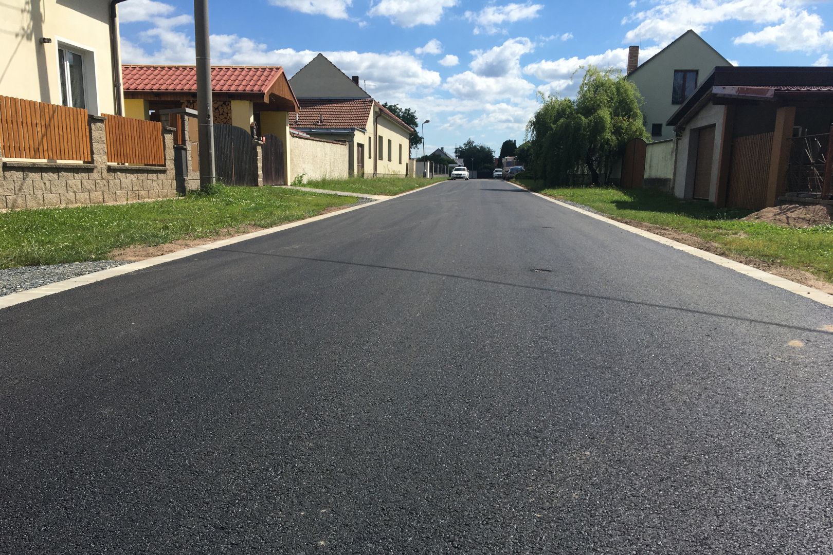 Tři Dvory – rekonstrukce ul. Spojovací          - Budowa dróg i mostów