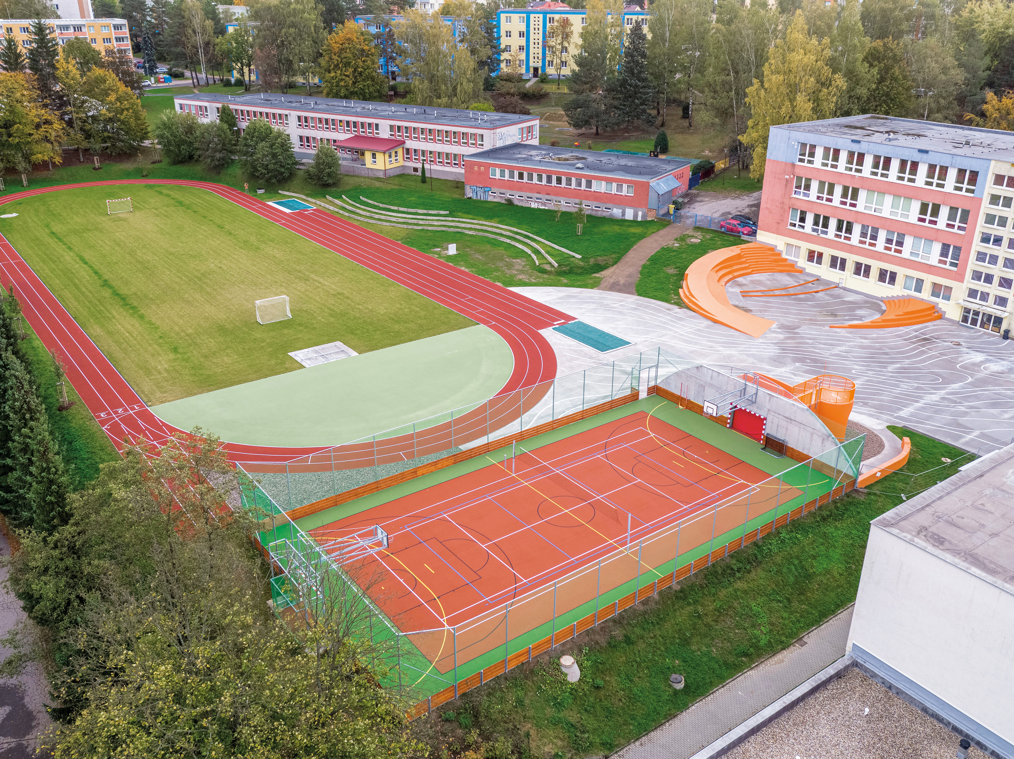 Sportoviště základní školy, Švermova - Budownictwo lądowe podziemne