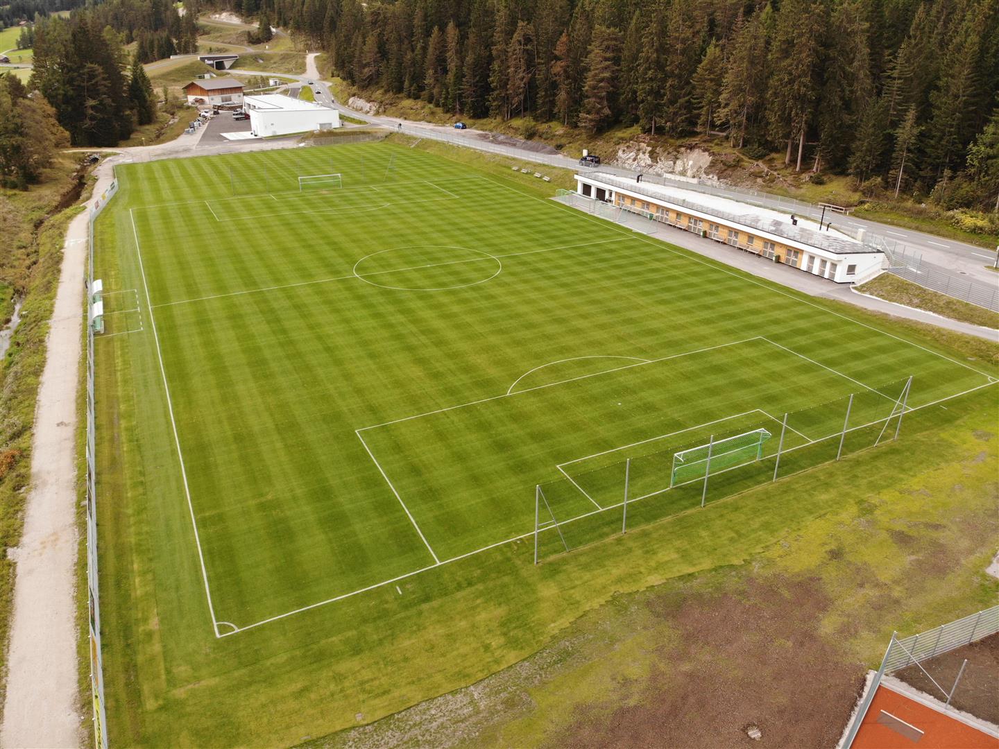 Sportplatz, Seefeld - Budownictwo lądowe podziemne