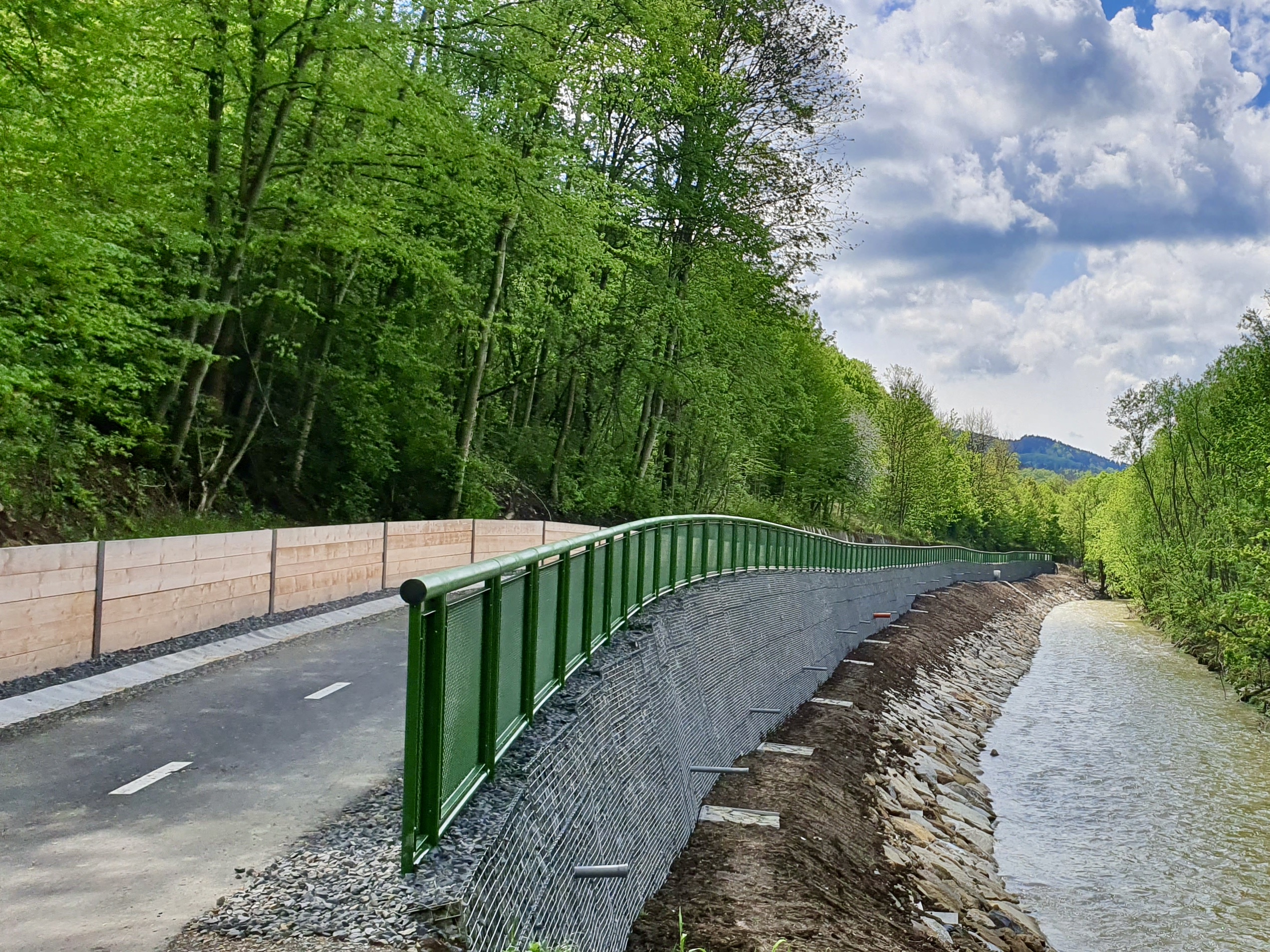 Cyklostezky Hornolidečska - Budowa dróg i mostów