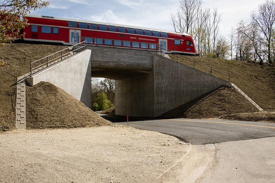 Eisenbahnüberführung Walpertskirchen - Budowa dróg i mostów