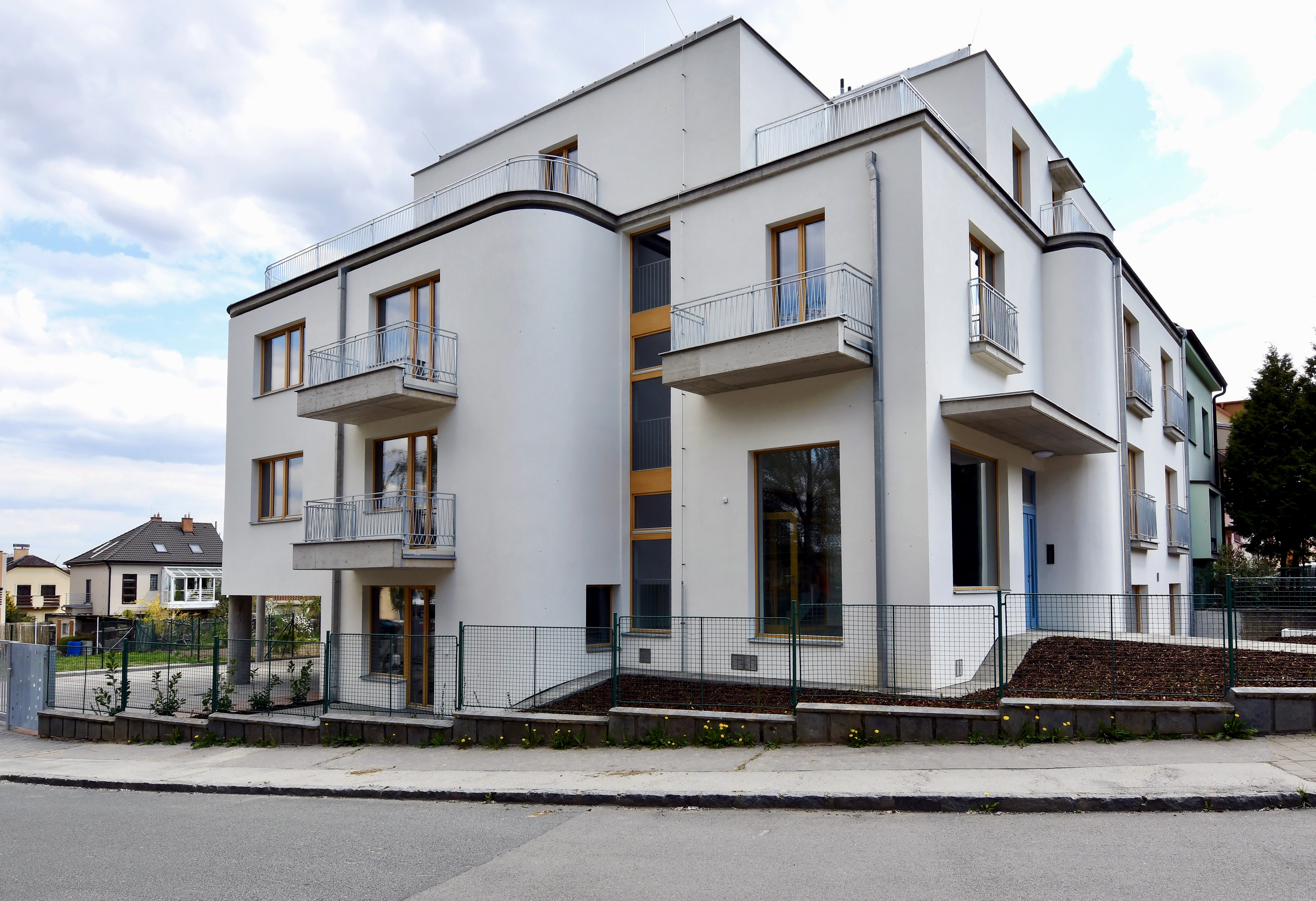 Brno-Jundrov – rekonstrukce bytového domu - Budownictwo lądowe naziemne