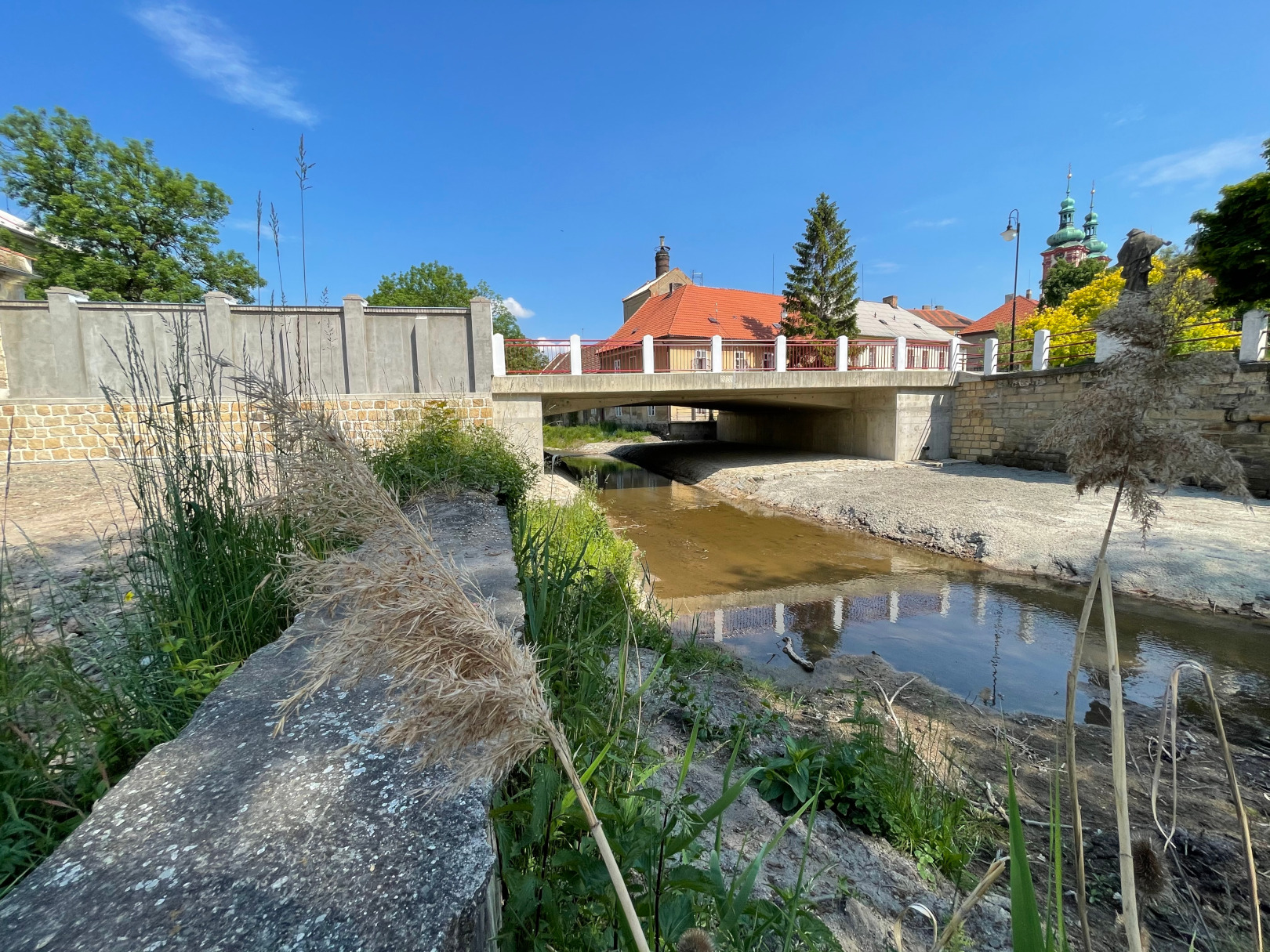 Silnice II/118, Zlonice – rekonstrukce mostu a opěrných zdí - Budowa dróg i mostów