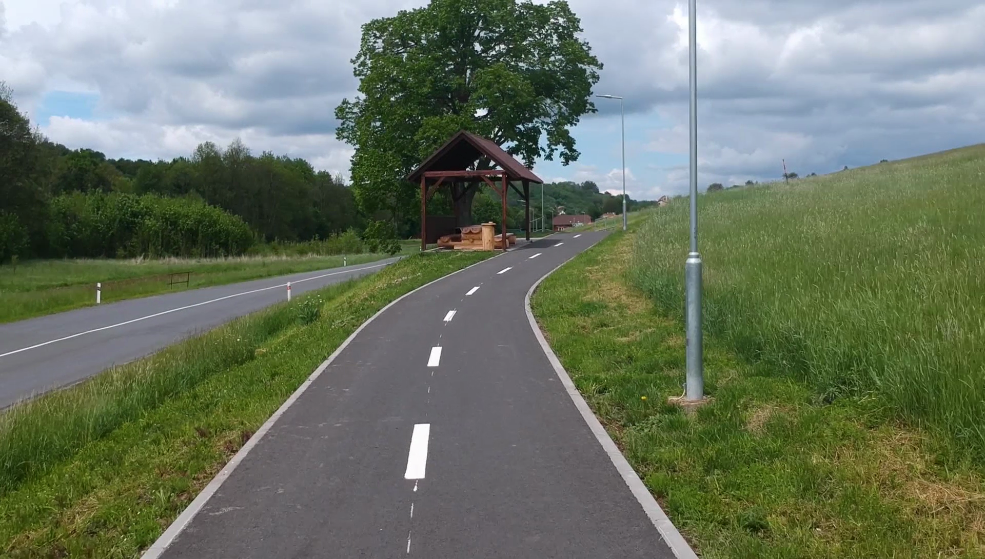  Hřivínův Újezd - Kaňovice, stezka pro chodce a cyklisty - Budowa dróg i mostów