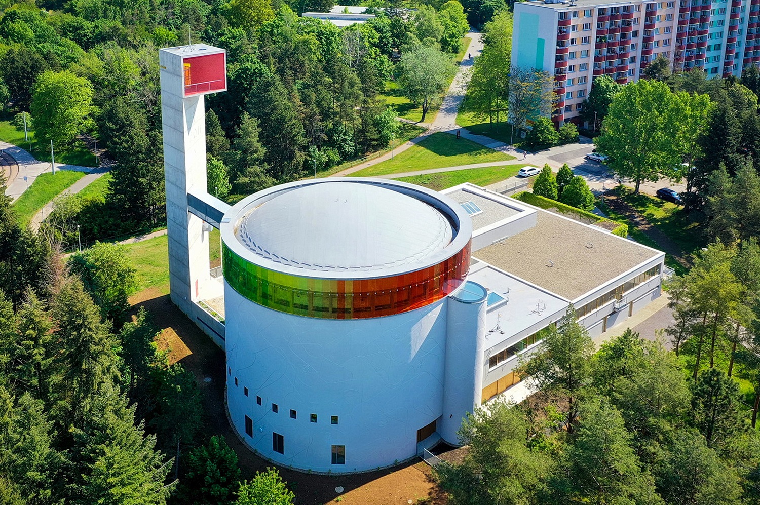 Brno-Lesná – přístavba Duchovního centra (kostel a věž) - Budownictwo lądowe naziemne