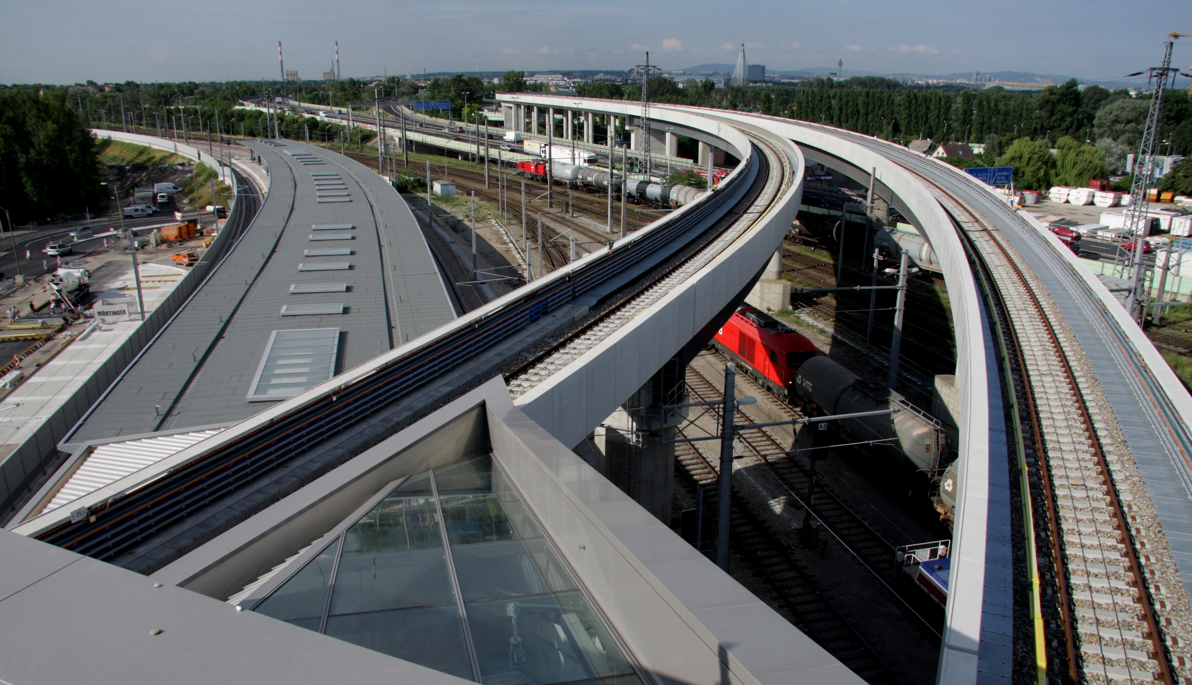 Wiener U-Bahnlinie 2, Baulos 8 - Stadlau - Budowa dróg i mostów