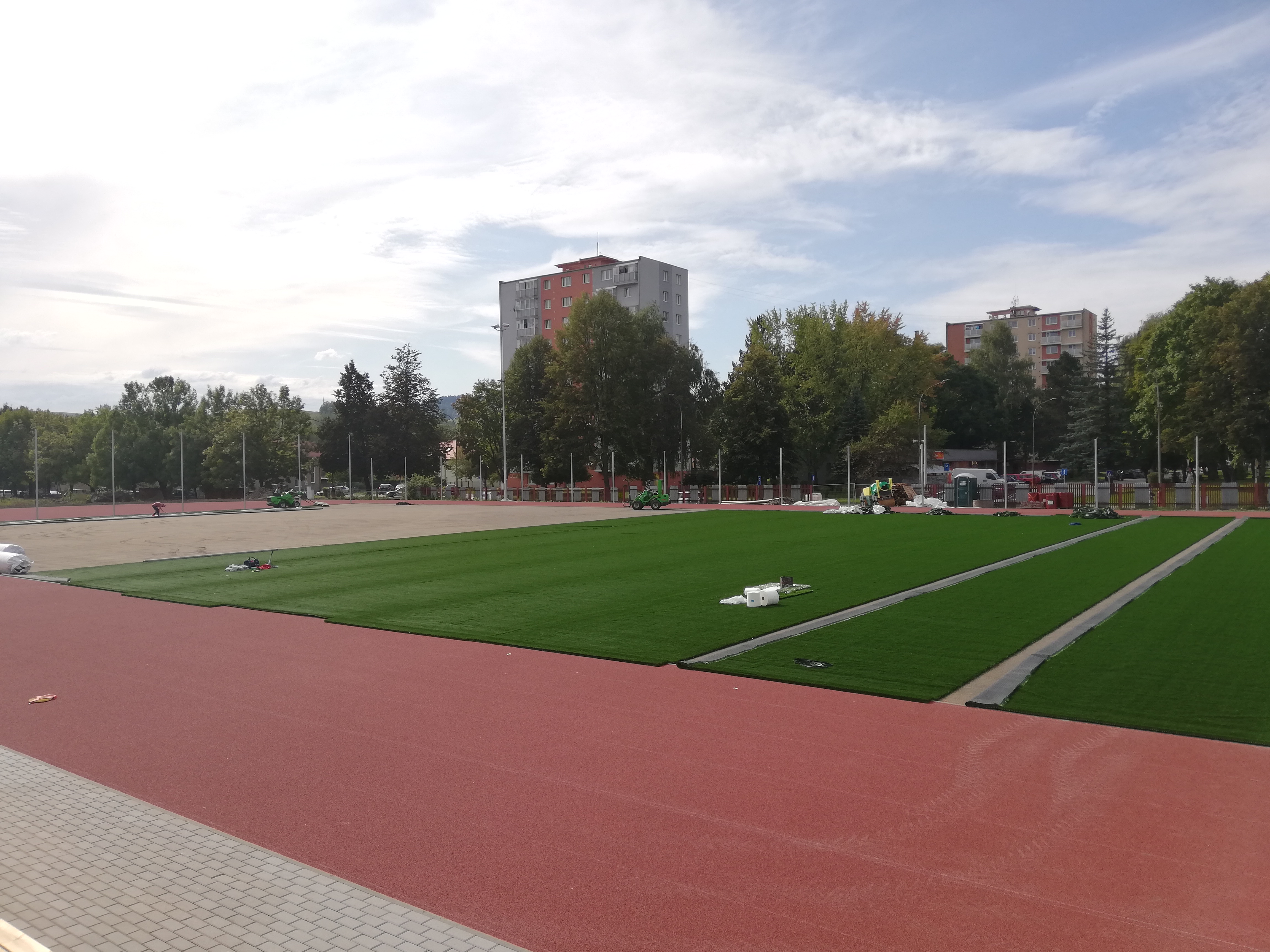 Športový areál s atletickou dráhou ul. Pionierska - Budownictwo lądowe naziemne