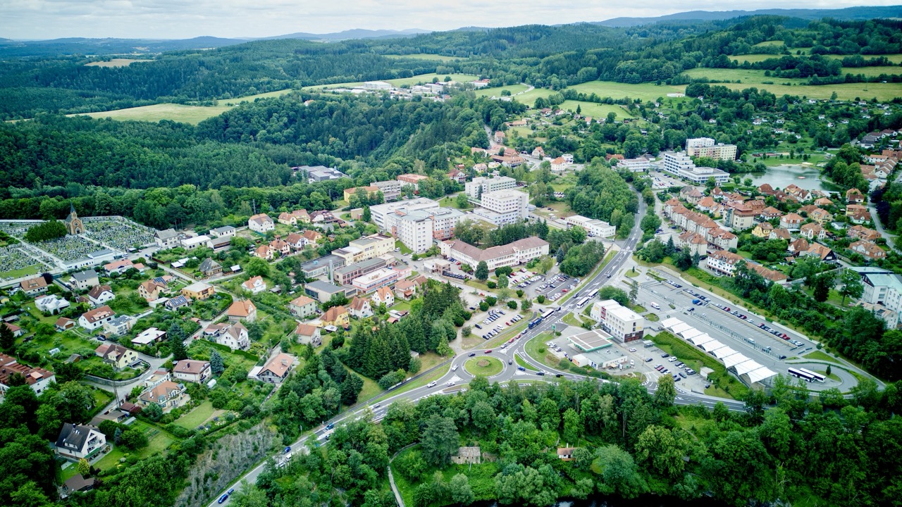 Český Krumlov – výstavba okružní křižovatky pod autobusovým nádražím - Budowa dróg i mostów