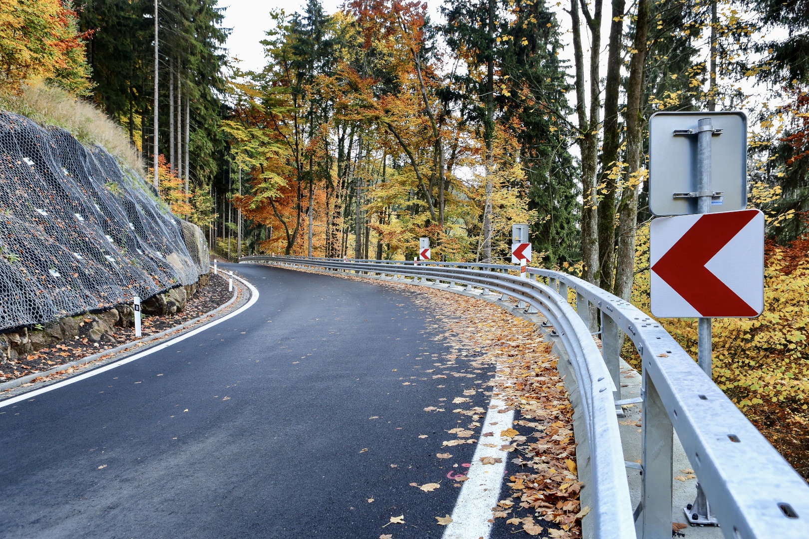 Silnice II/210 – modernizace úseku lom–Podstrání - Budowa dróg i mostów
