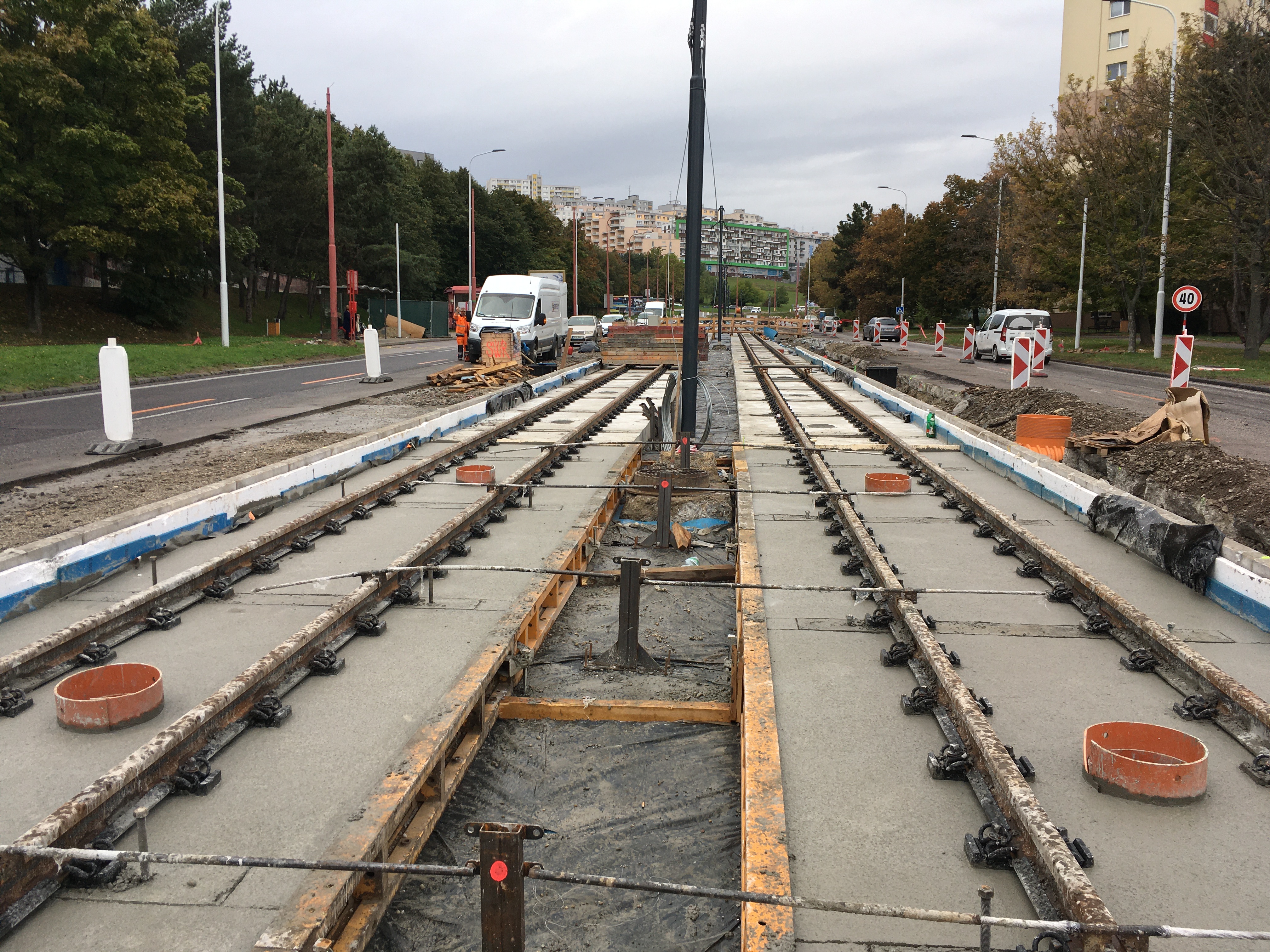 Tramvajová trať Dúbravsko – Karloveská radiála  - Budownictwo kolejowe