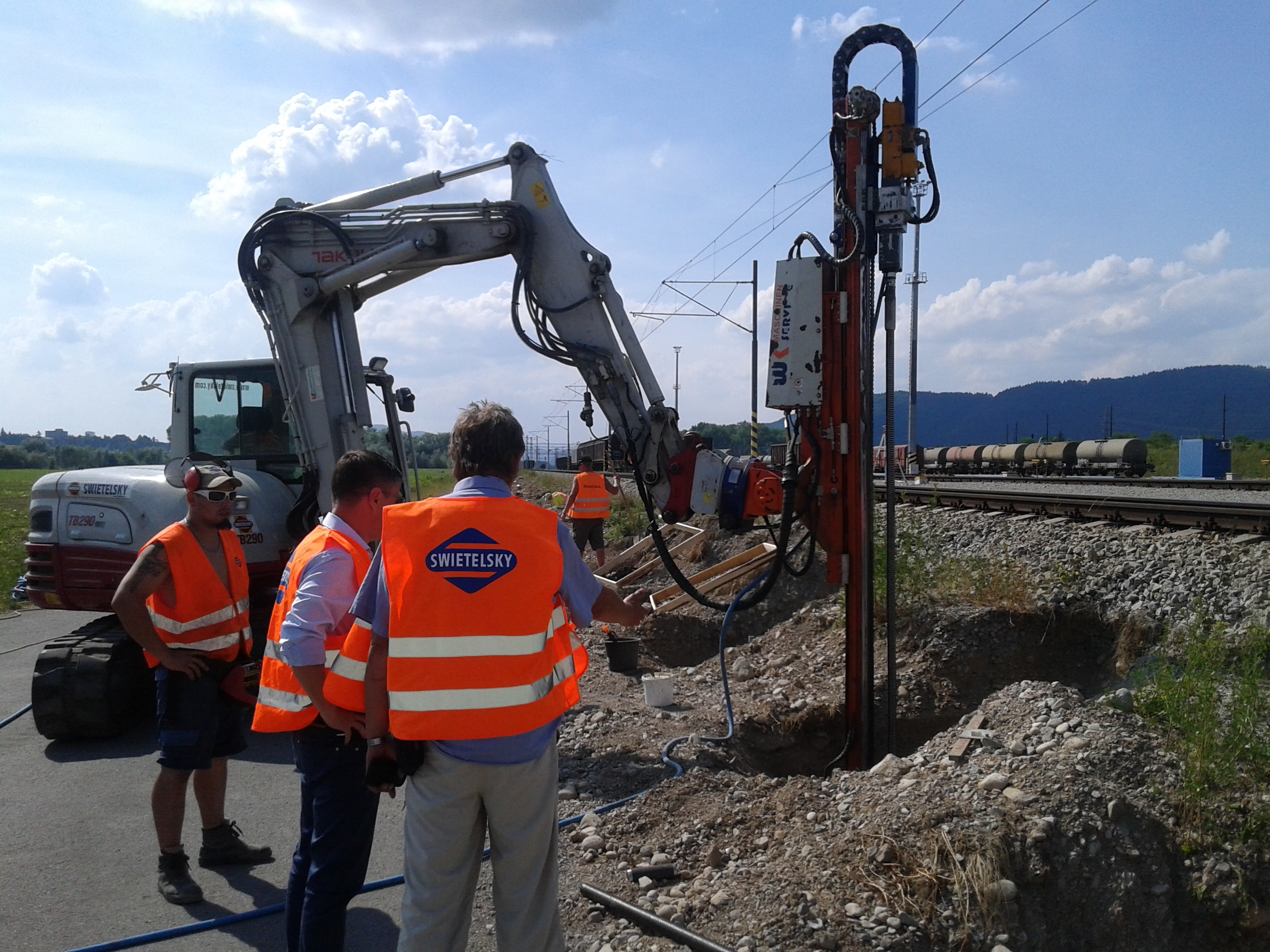 ŽSR, Žilina Teplička zriaďovacia stanica, 2. stavba, 2. etapa, protihlukové opatrenia a doplnenie železničnej infraštruktúry (2 400 m) - Budownictwo kolejowe