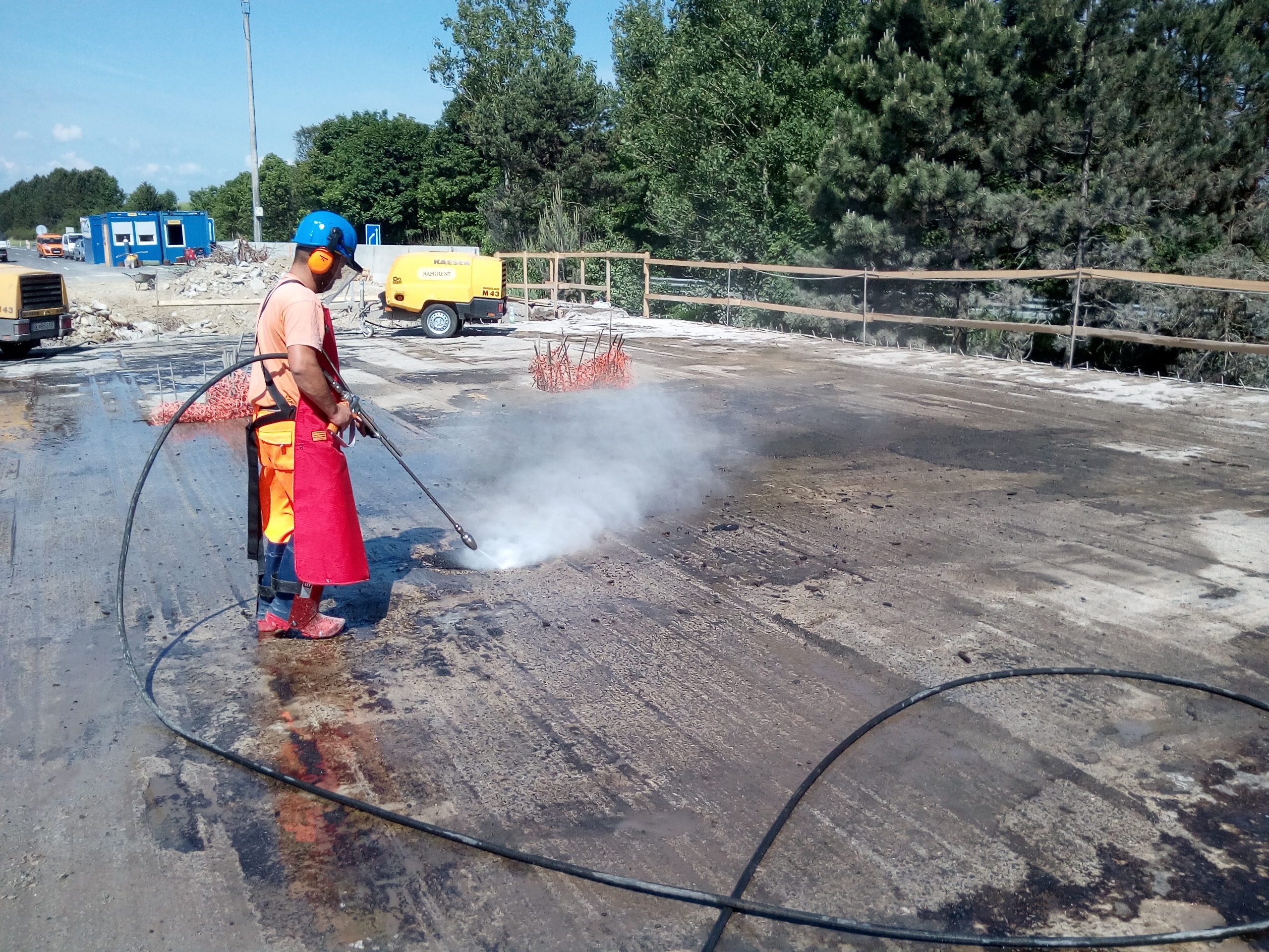 Vysokotlakové čistenie a búranie betónových konštrukcií vodným lúčom - Kompetencje specjalistyczne